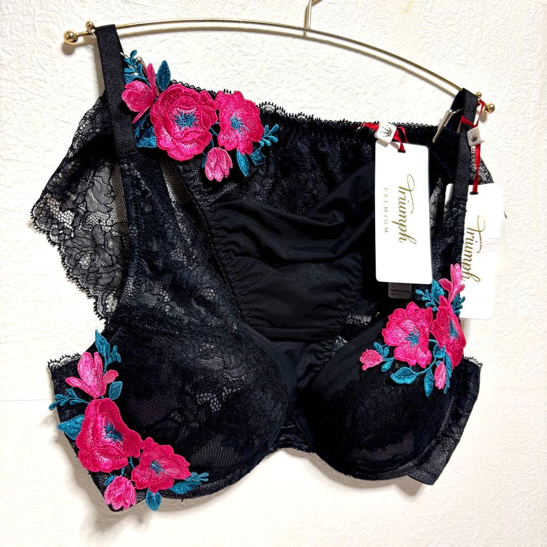 D70M ゴールドレーベル バイ トリンプ リバーレース ブラ＆ショーツM014