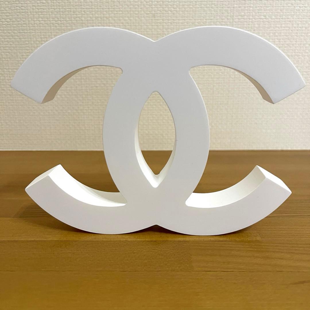 シャネル　店頭ディスプレイオブジェ　ホワイト