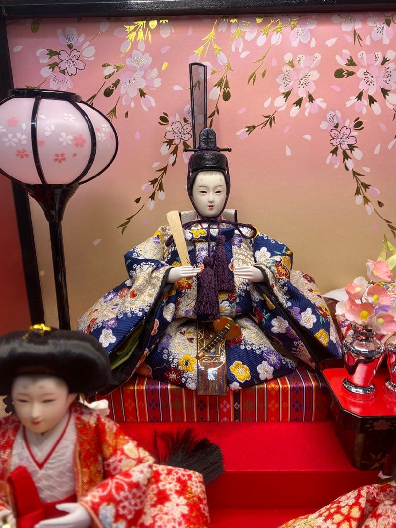 雛人形　親王五人飾りガラスケース入・間口約５４×奥行約３８×高さ約４０㎝