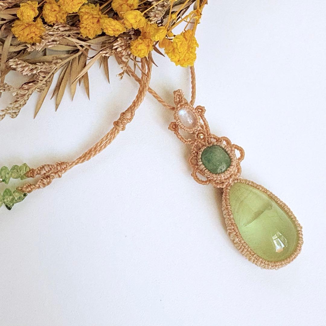 ♡新春sale♡プレナイト×エメラルド×ムーンストーンのマクラメネックレス