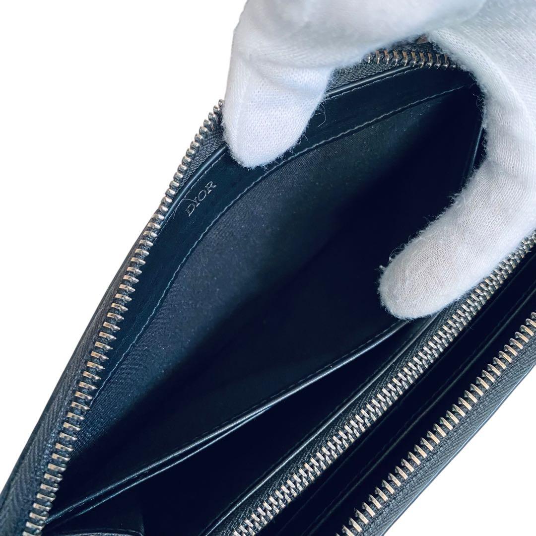 CHRISTIAN DIOR【美品】エンボス加工レザー ラウンドジップ 長財布