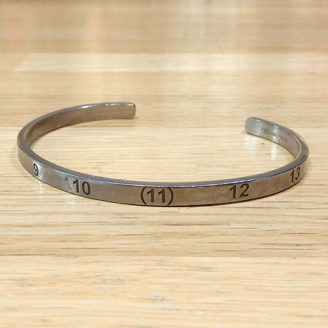 まじ神さまの 美品 メゾンマルジェラ 現行 ナンバリングカフブレスレット SV9