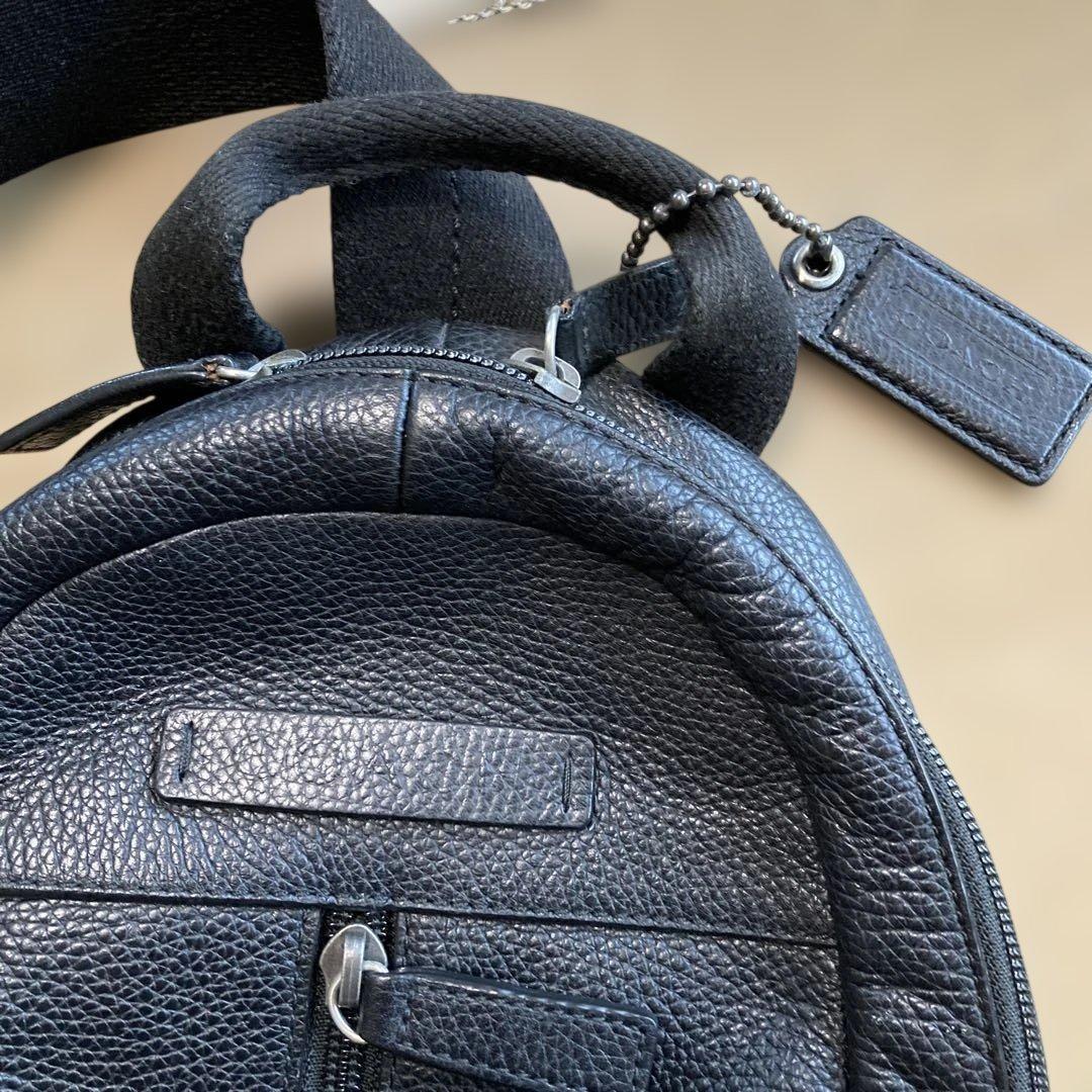 コーチ　黒 レザー ボディバッグ