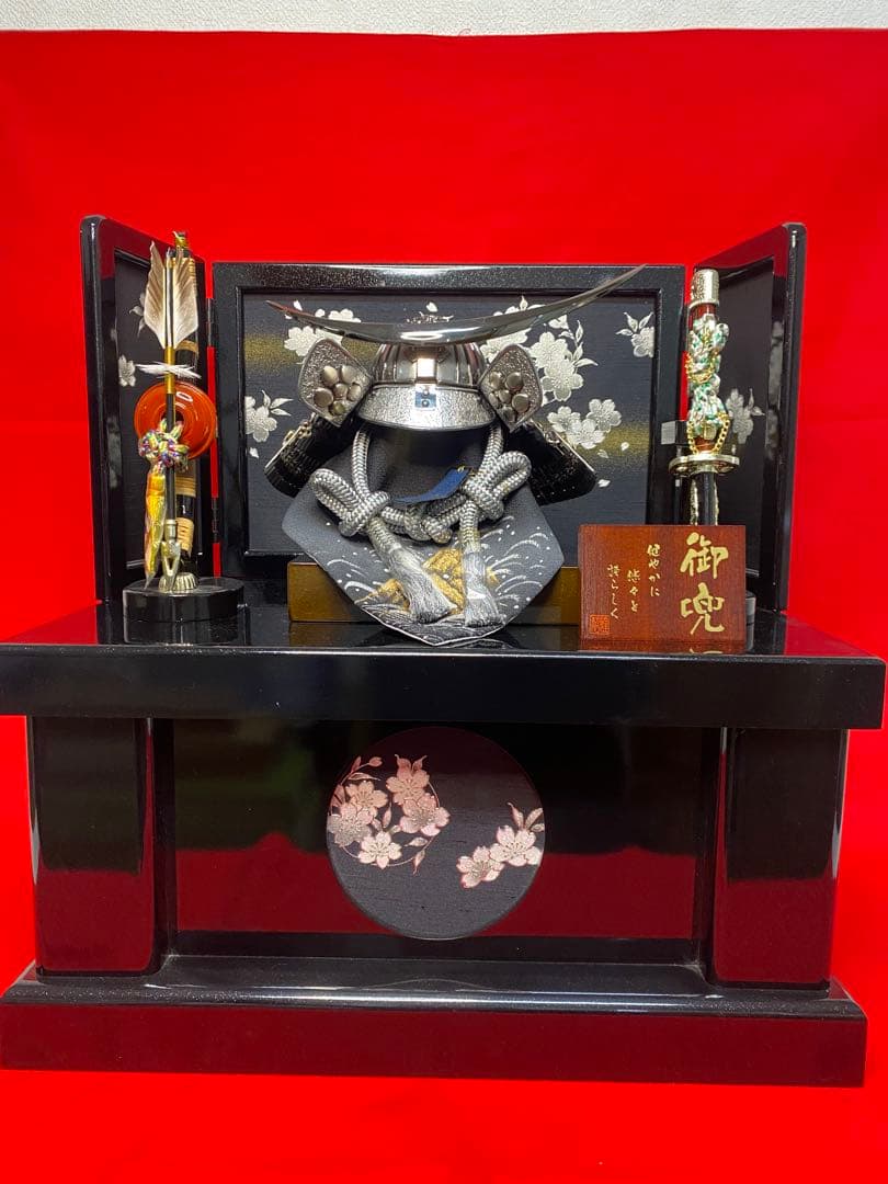 伊達政宗　五月人形　シルバー兜飾り収納セット　正絹糸　アウトレット