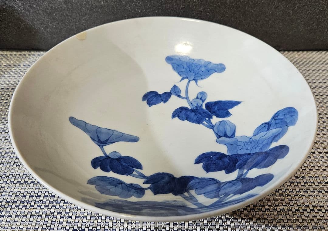 【本物保証❗】江戸時代後期　後期藍鍋島　芙蓉の図　径 約20.8cm　櫛高台皿