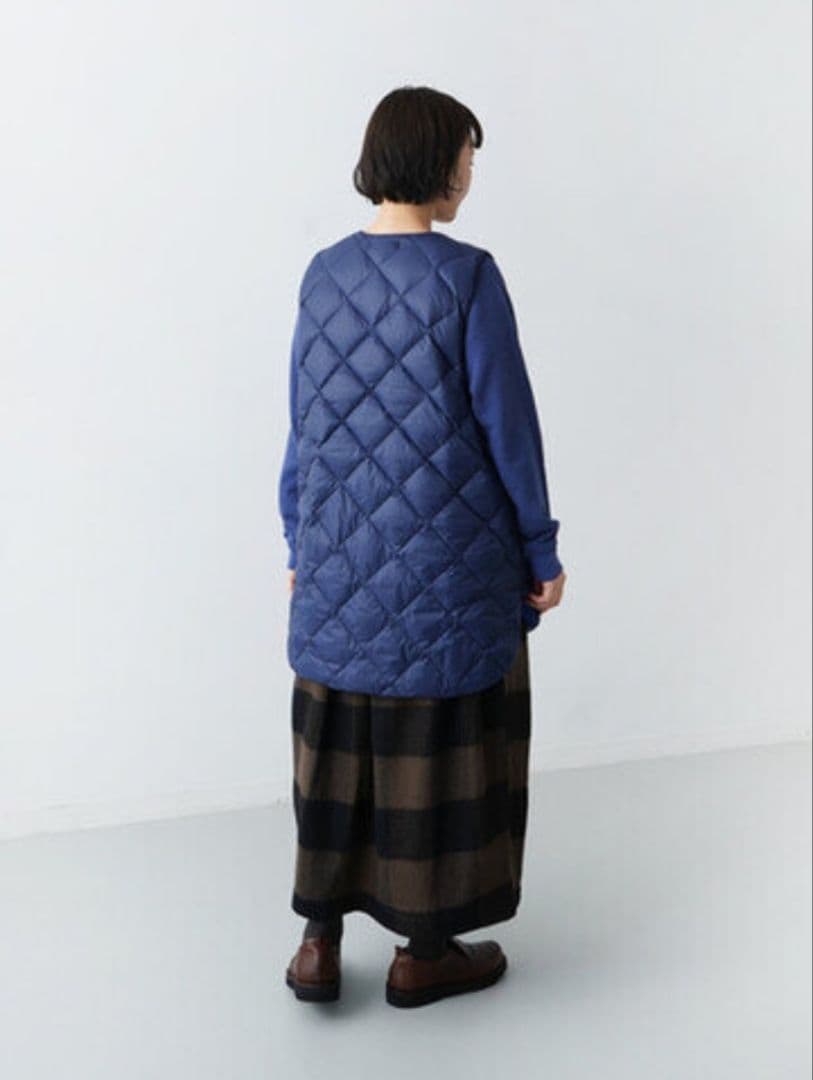 ひなたです✨ ナチュラルランドリー リバーシブルミドルダウンベスト