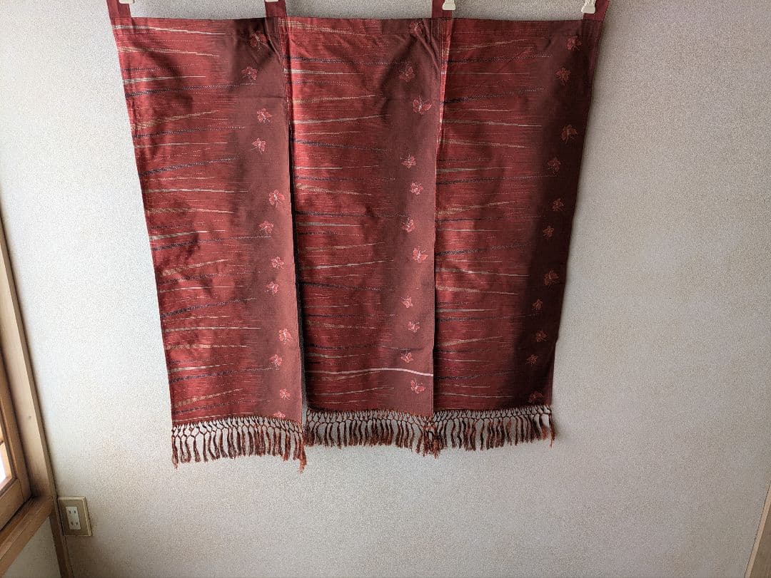 暖簾　紬　赤色 花柄３枚仕立て　フリンジ付き