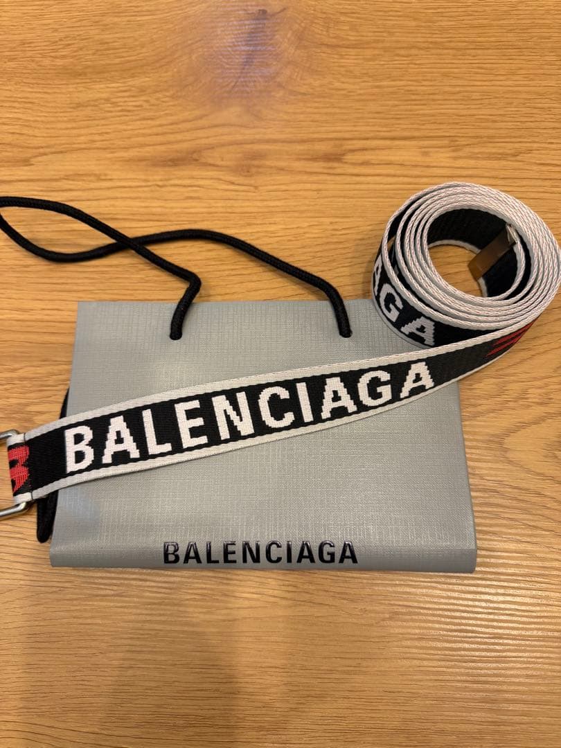 メ*ー様 BALENCIAGA リングロゴベルト 美品 袋付き