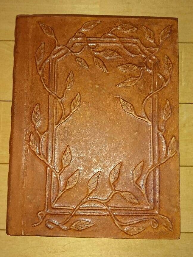 匿名配送、おまとめ購入、ロンドンのリバティで購入したブック型のアクセサリー入れ。