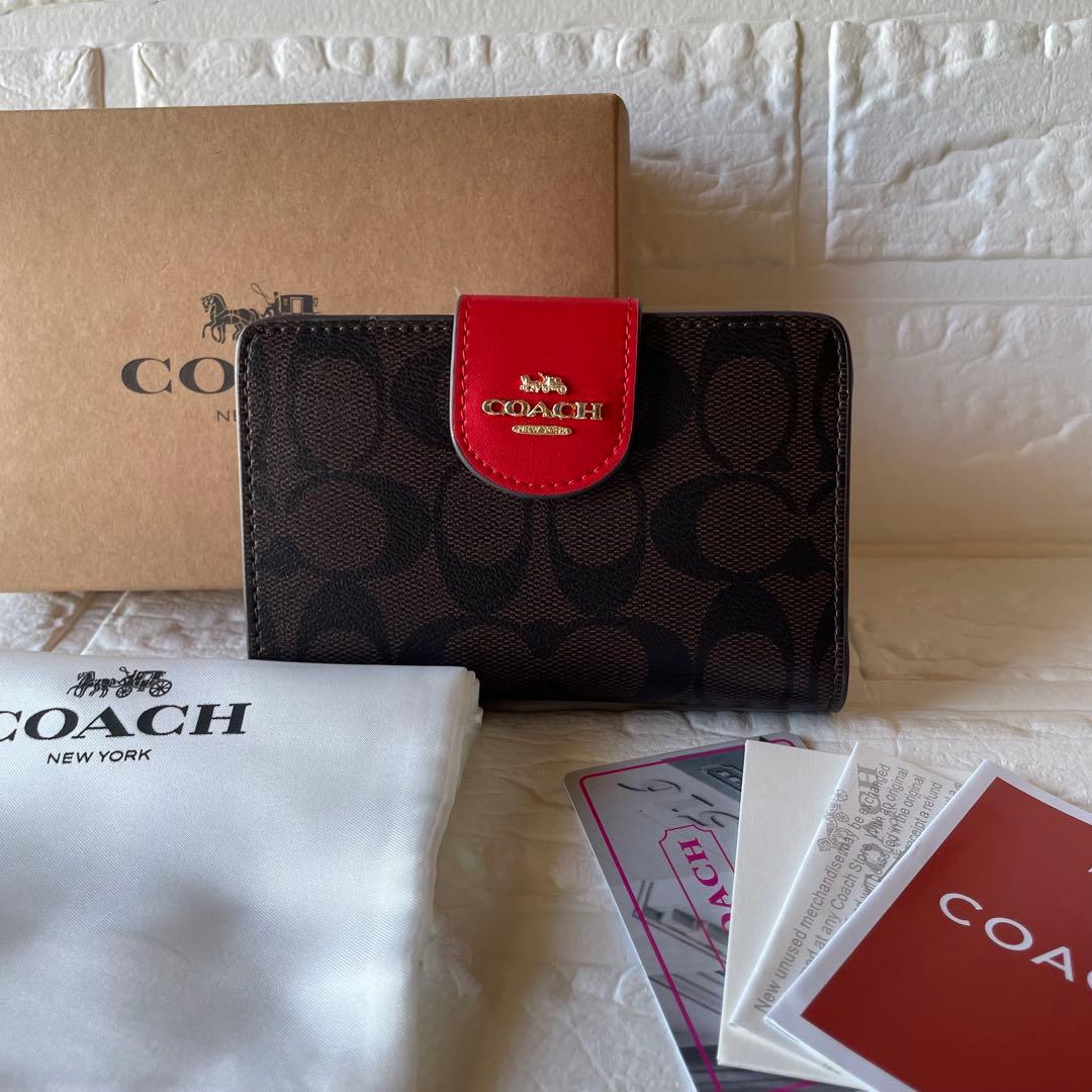 週末セール‼️ 新品COACH 二つ折り財布 ブラウン/レッド 赤 ギフト 箱付き