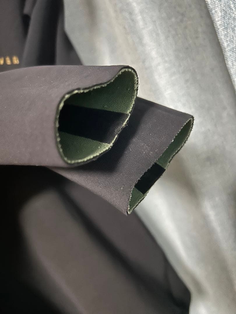 【美品】Quiksilver タッパー ブラック