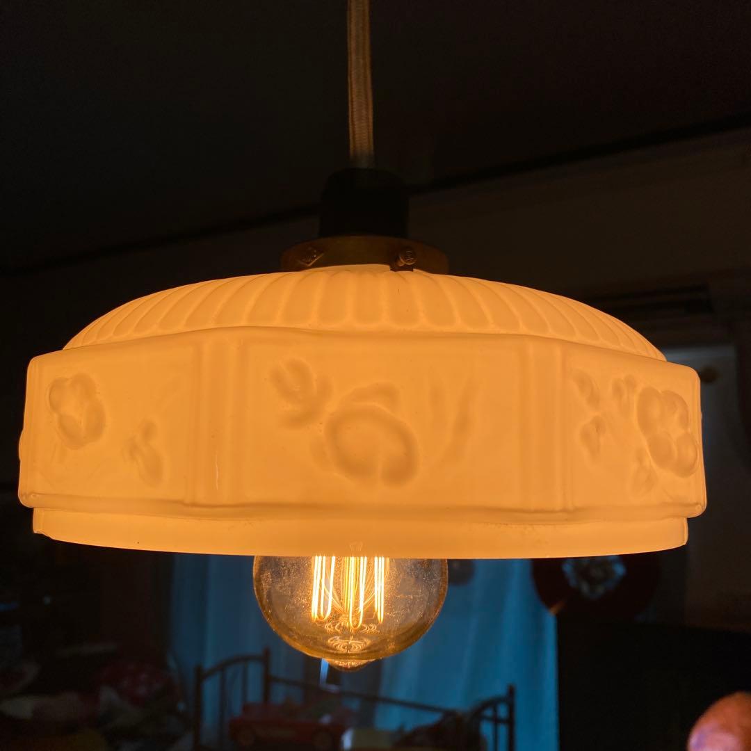 昭和レトロ　ペンダントライト　電笠　ミルクガラス照明　昭和初期　大正