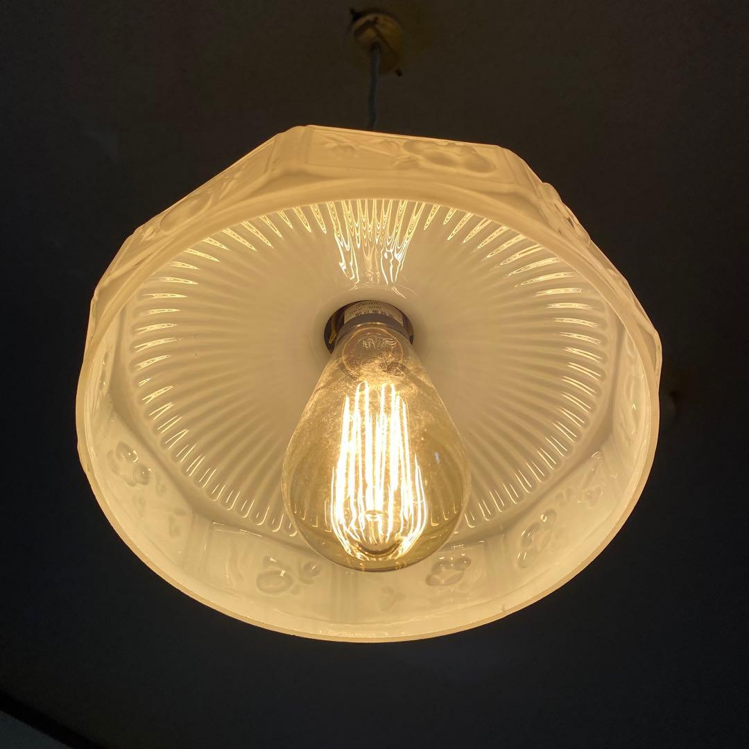 昭和レトロ　ペンダントライト　電笠　ミルクガラス照明　昭和初期　大正