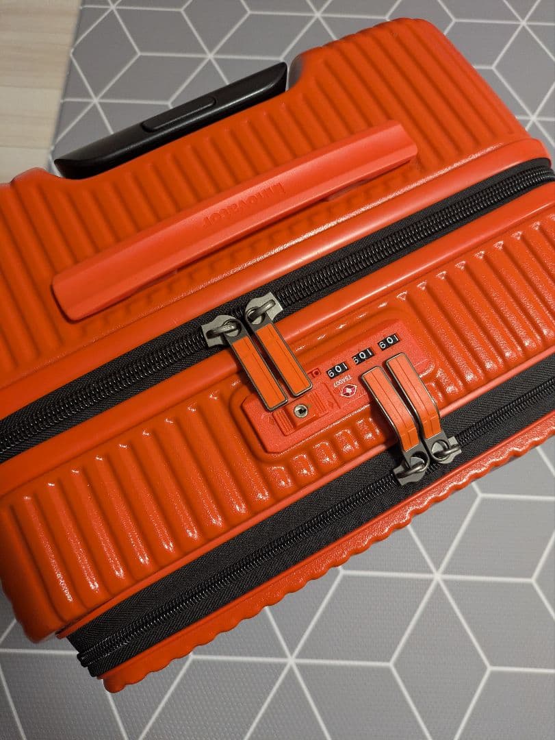 イノベーター キャリーケース