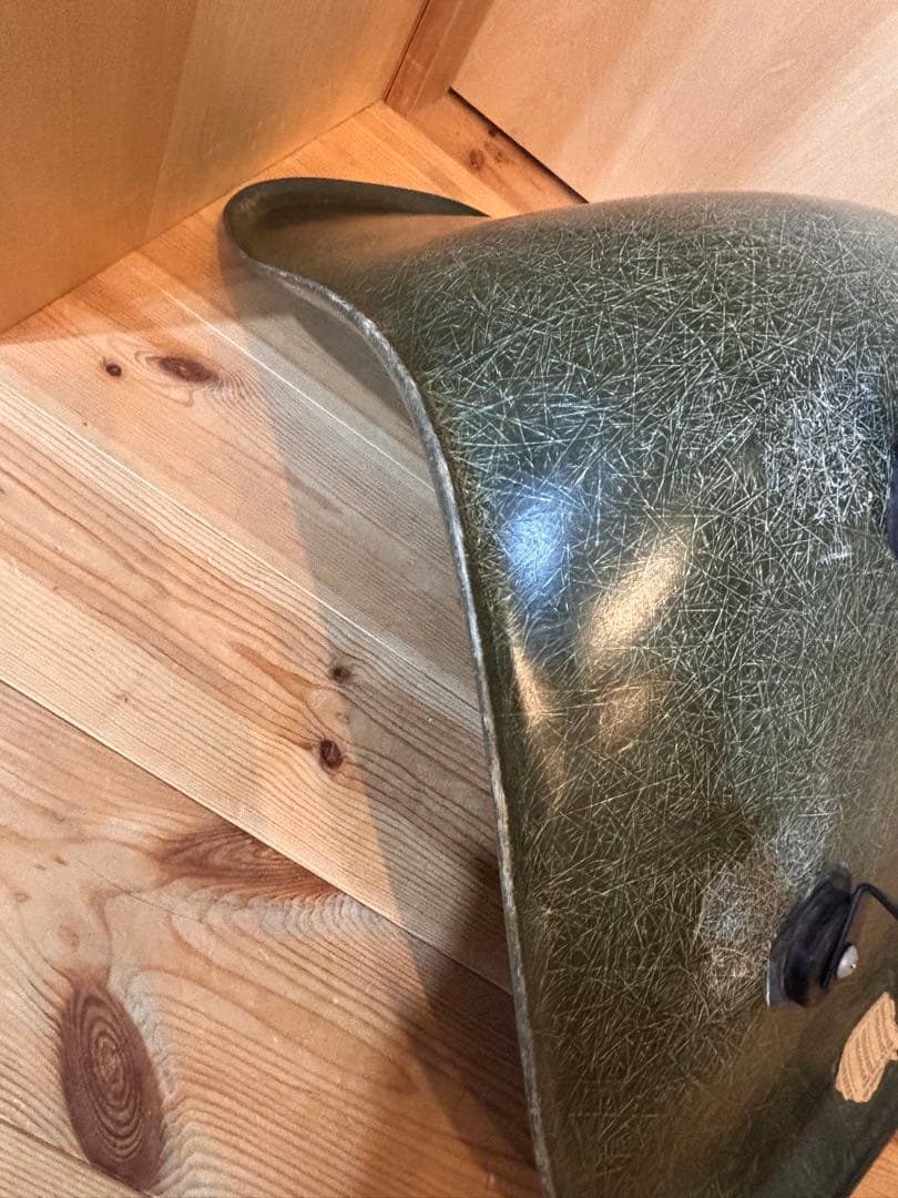 TO27 ハーマンミラー　イームズチェア　サイドシェル