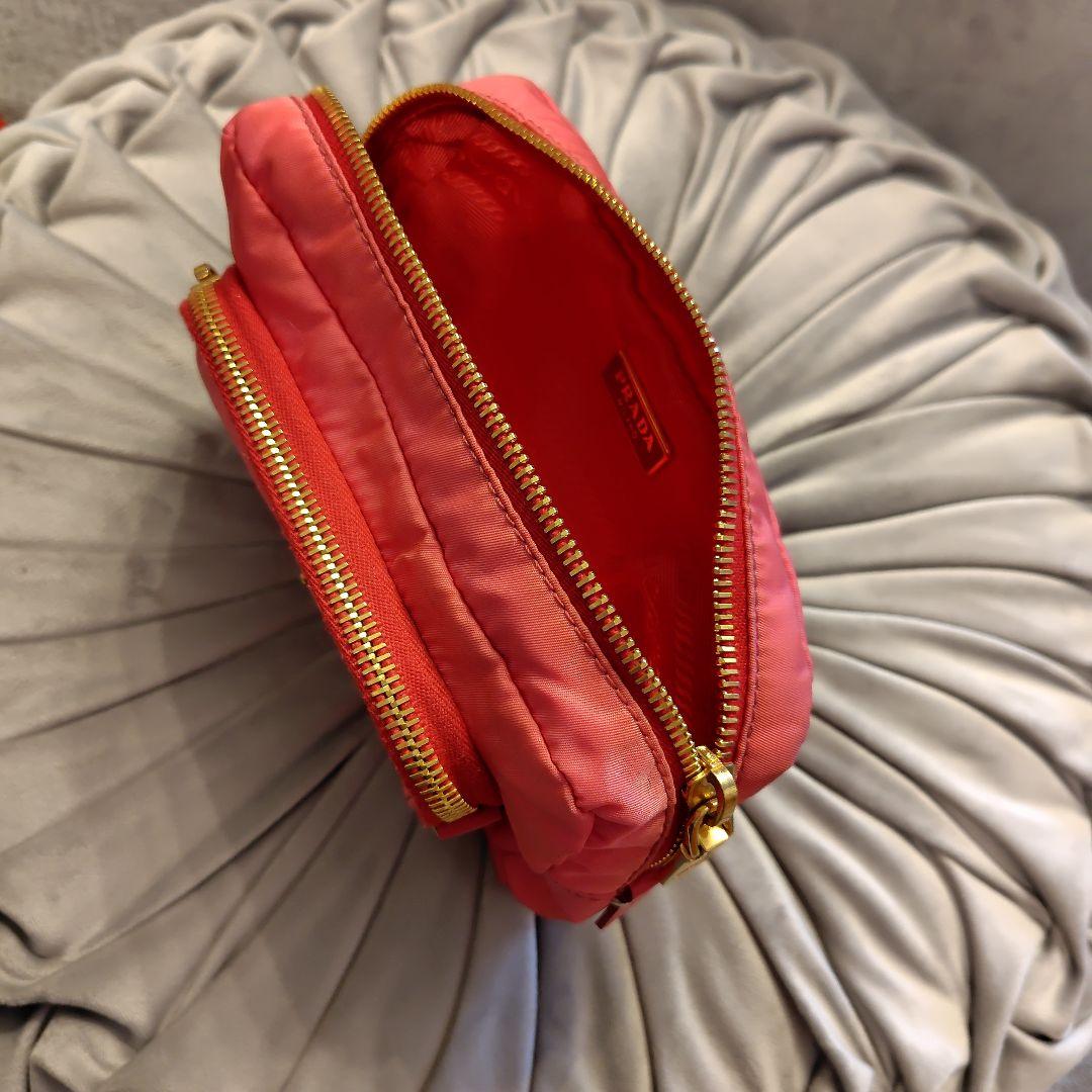 PRADA ピンク ナイロン ポーチ