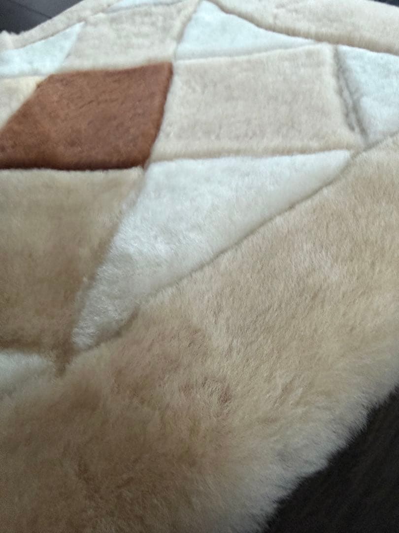 チャ　天然ムートン　パッチワークデザイン　ロングシート ベージュ