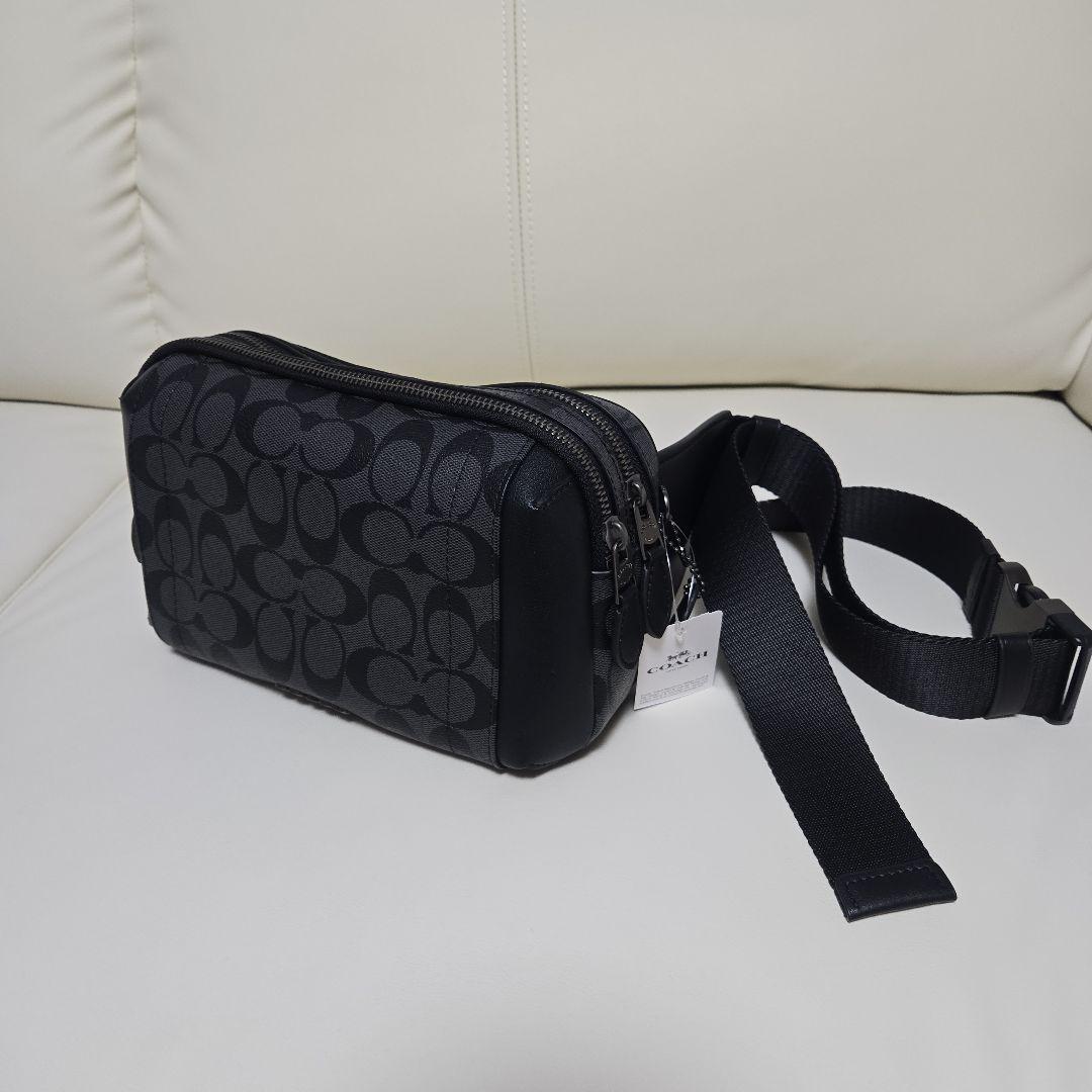コーチ ボディバッグ 黒