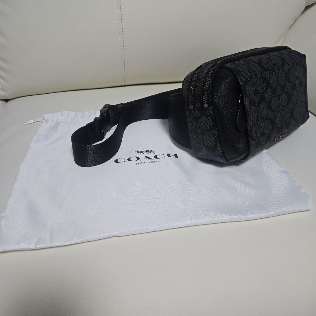 コーチ ボディバッグ 黒