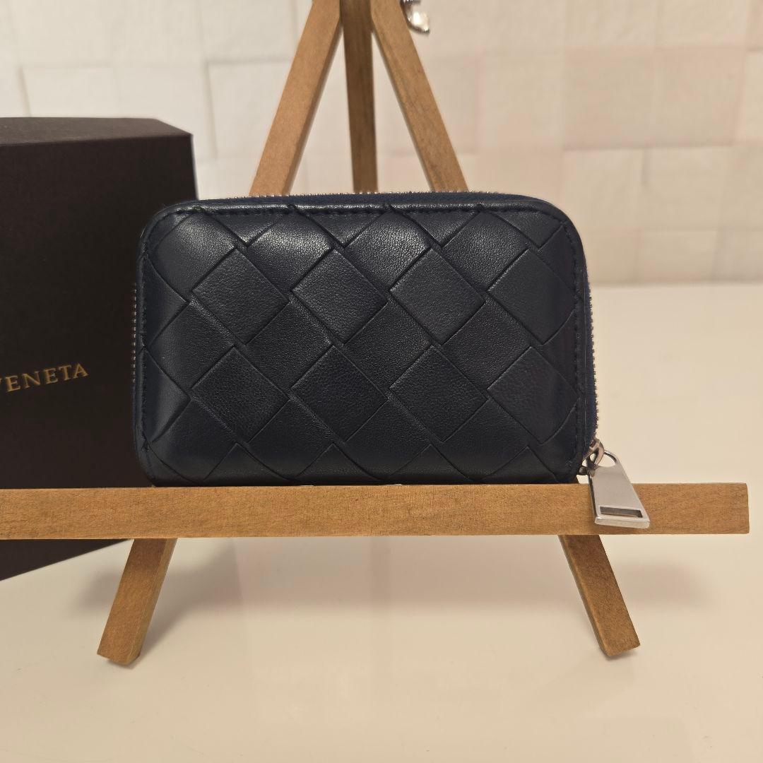 美品 ボッテガヴェネタ ケース　マキシイントレチャート　紺