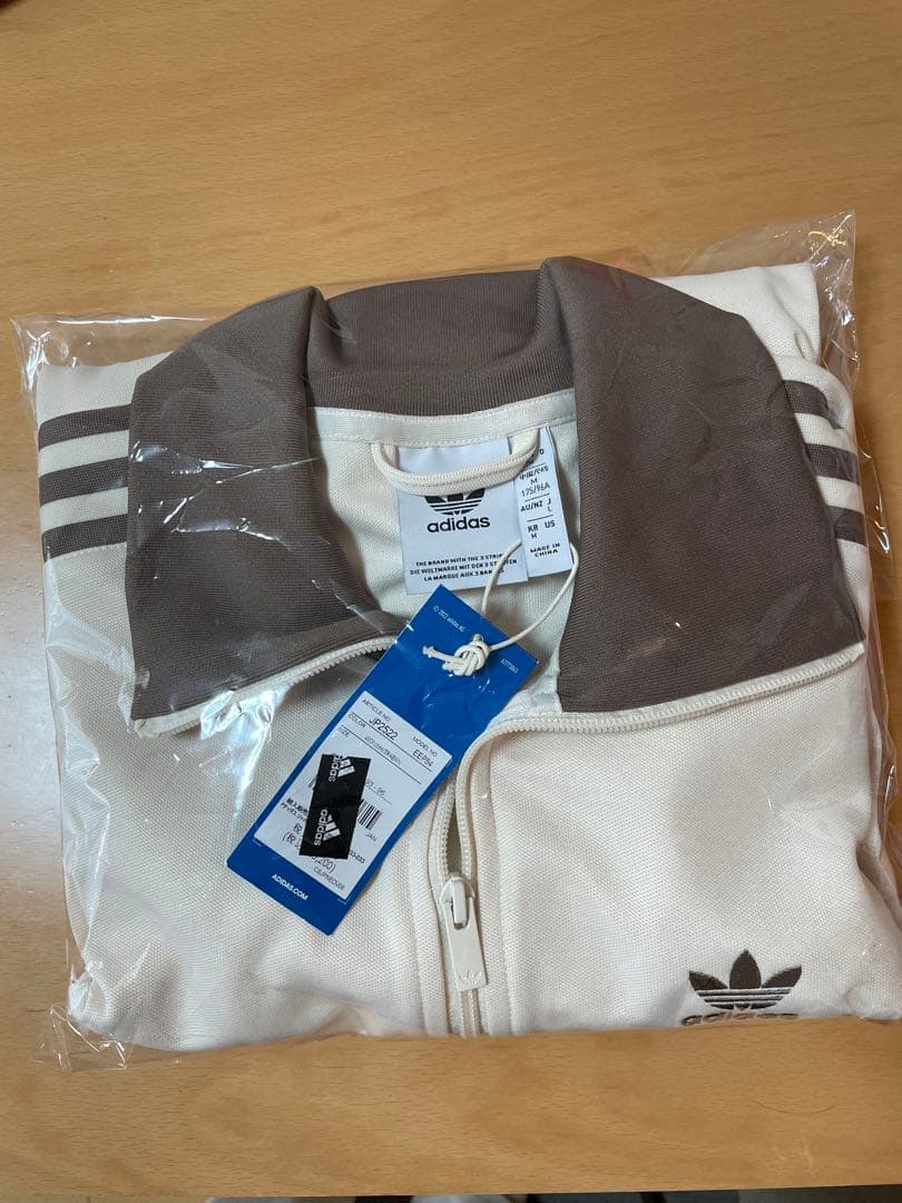 adidas トラックジャケット 刺繍トレファイル ベージュ×ブラウン