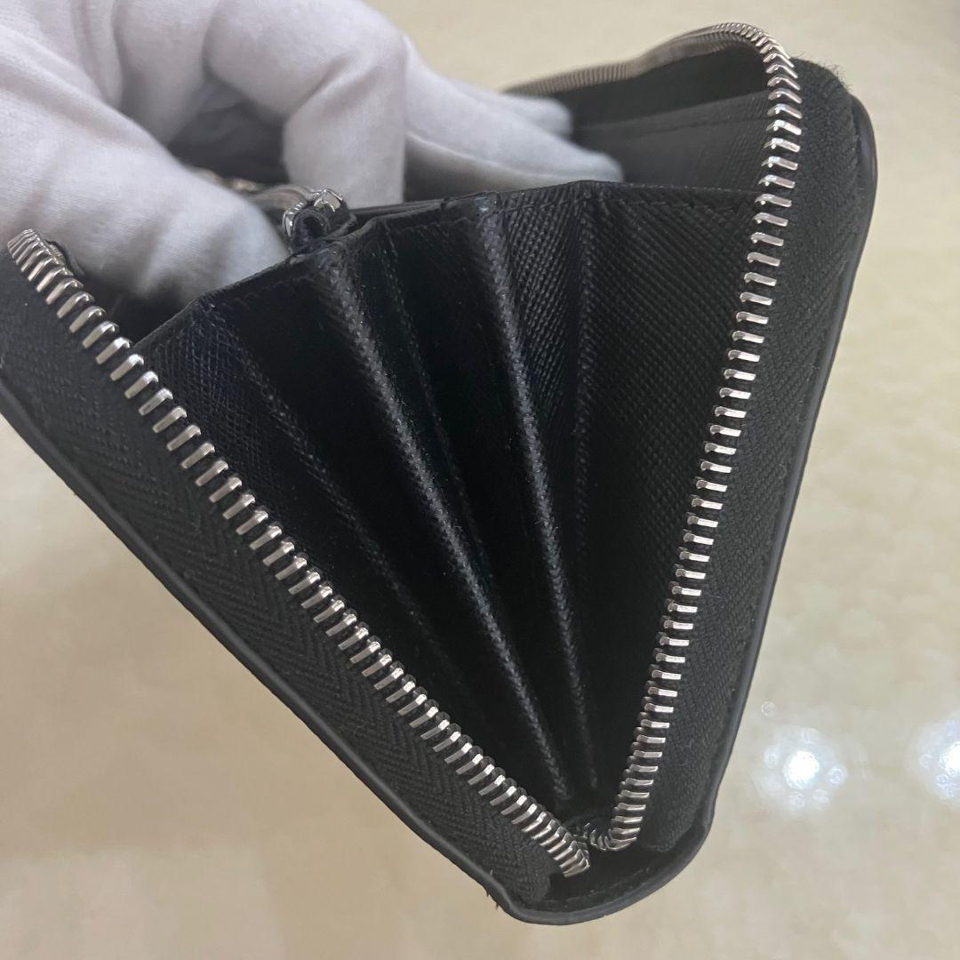 未使用　PRADA サフィアーノレザー 長財布 ブラック　エンボスロゴ　黒