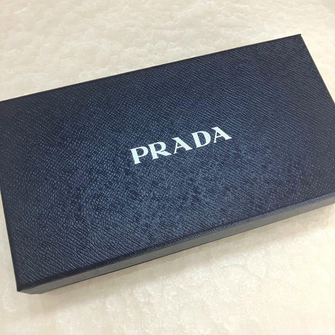 未使用　PRADA サフィアーノレザー 長財布 ブラック　エンボスロゴ　黒
