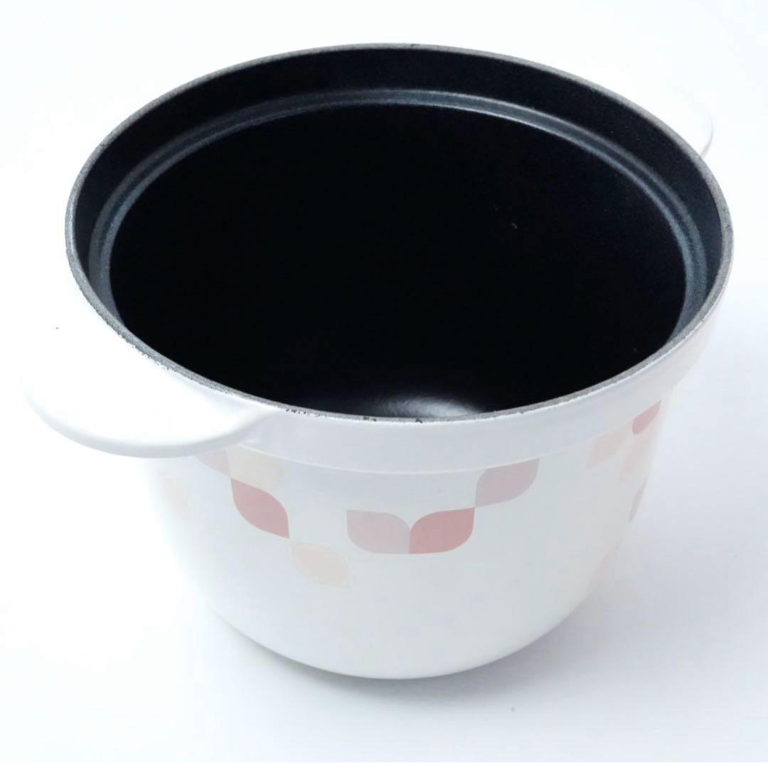 【美品】LE CREUSET　ココット エブリィ　ペタル　ホワイト18cm