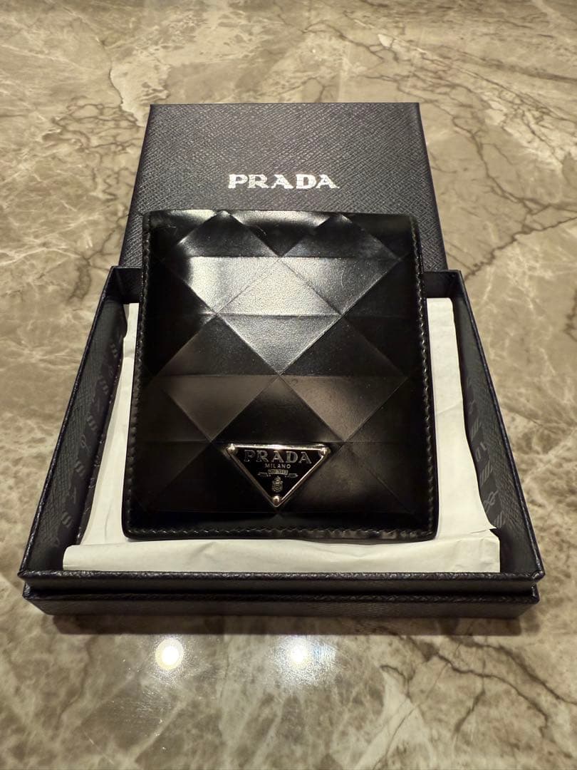 【激レア】 PRADA ブラック 二つ折り財布