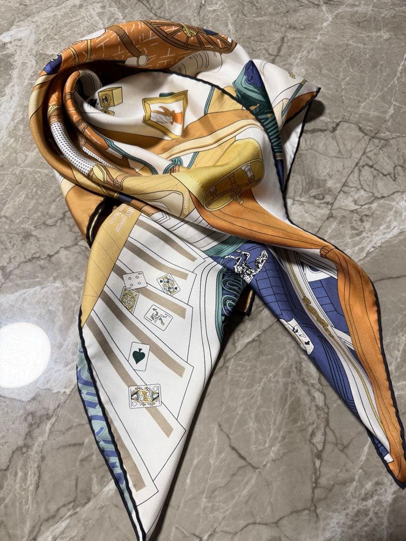 【新品同様】エルメス カレ90 Mystere au 24 24番地のミステリー