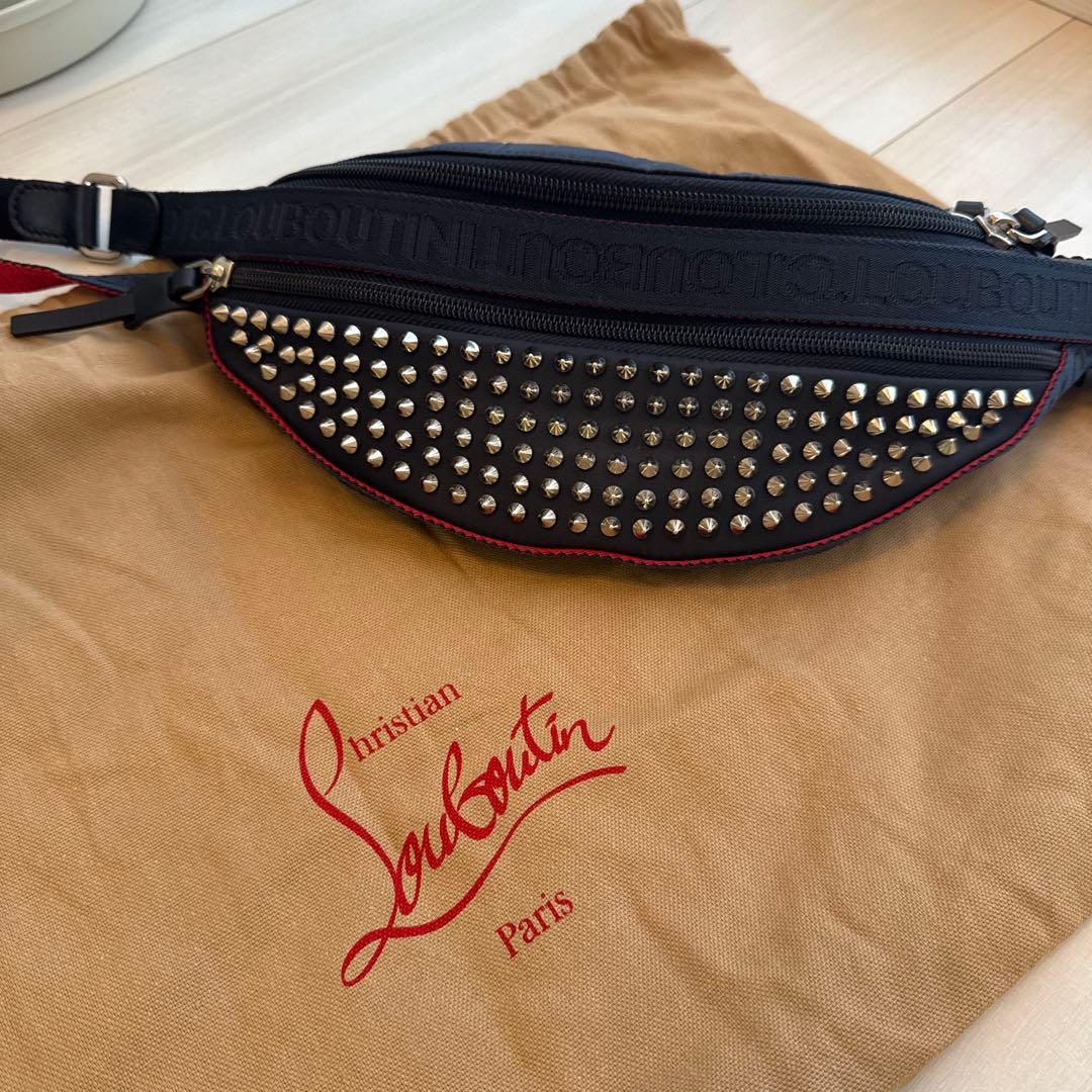Christian Louboutin ボディバッグ スタッズ付き 黒/赤