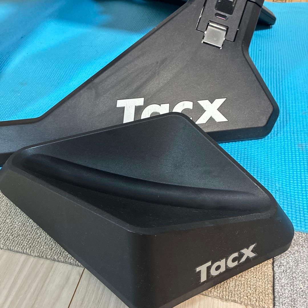 Tacx スマートトレーナー　前輪用スタンド付き