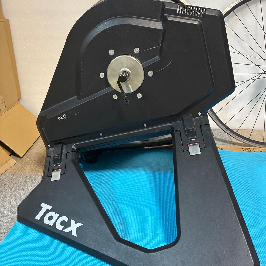 Tacx スマートトレーナー　前輪用スタンド付き