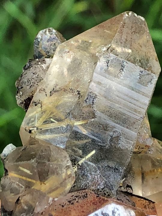 【匿名発送】ブラジル産　ゴールドルチル、ゴールデンヒーラー原石