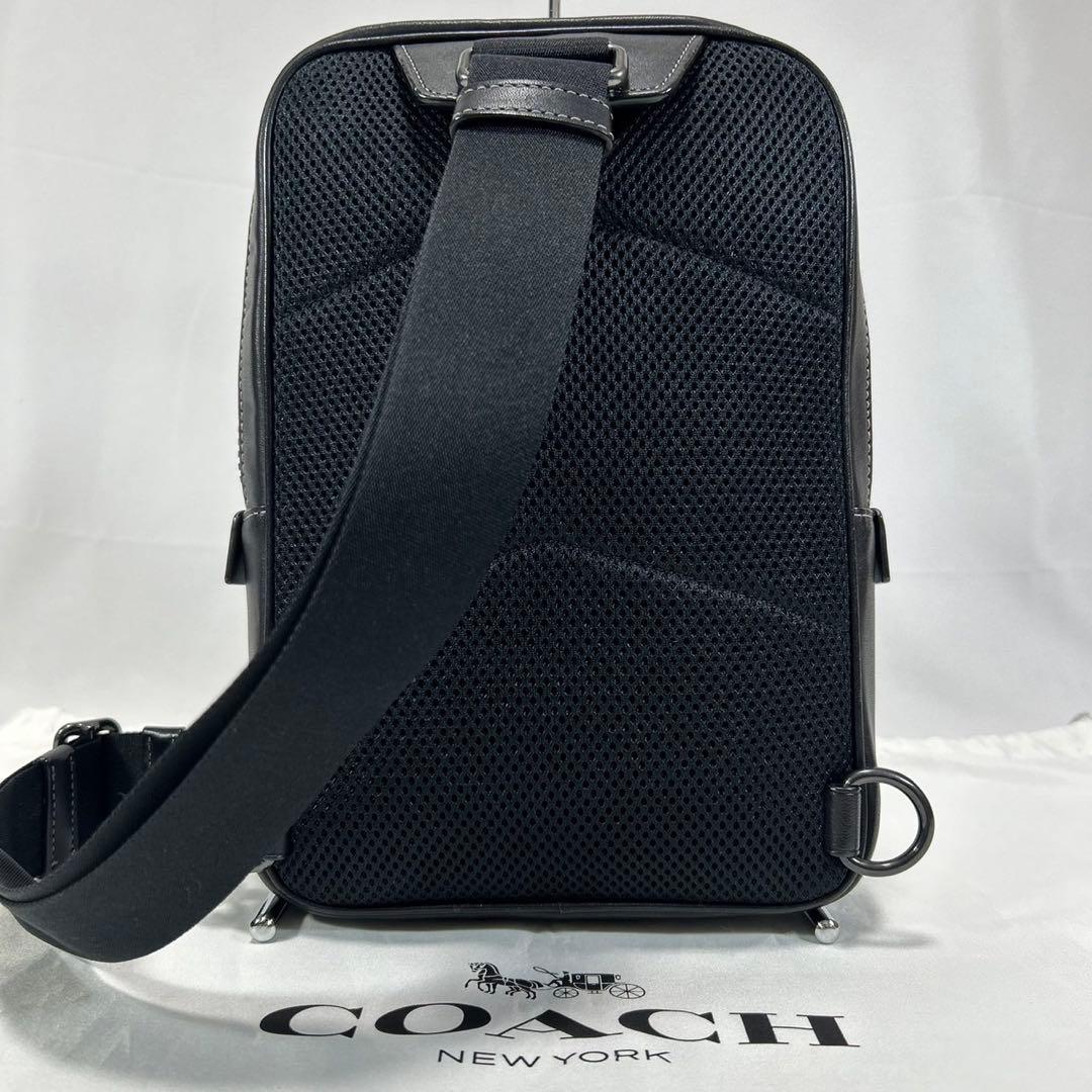 【極美品】コーチ トラックパック ボディバッグ Disneyコラボ レザー 黒