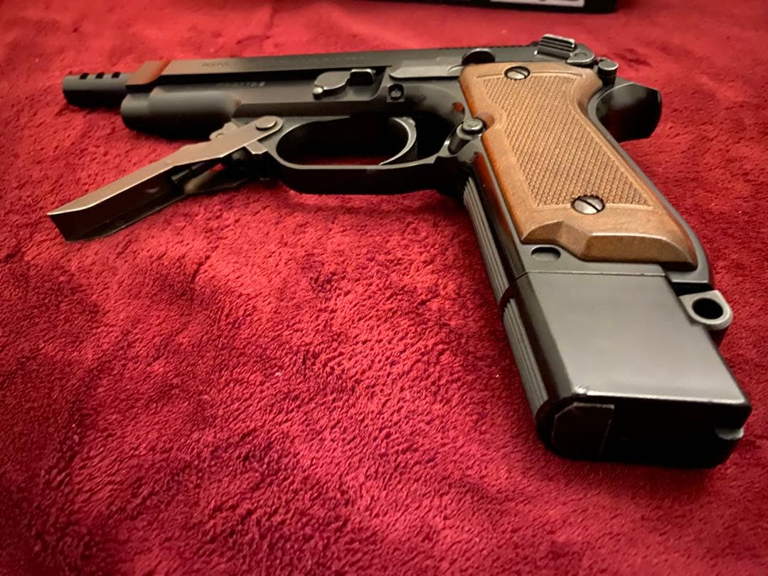 ベレッタ M93R 東京マルイ 電動 連射 ホップアップ バッテリー 充電器付き