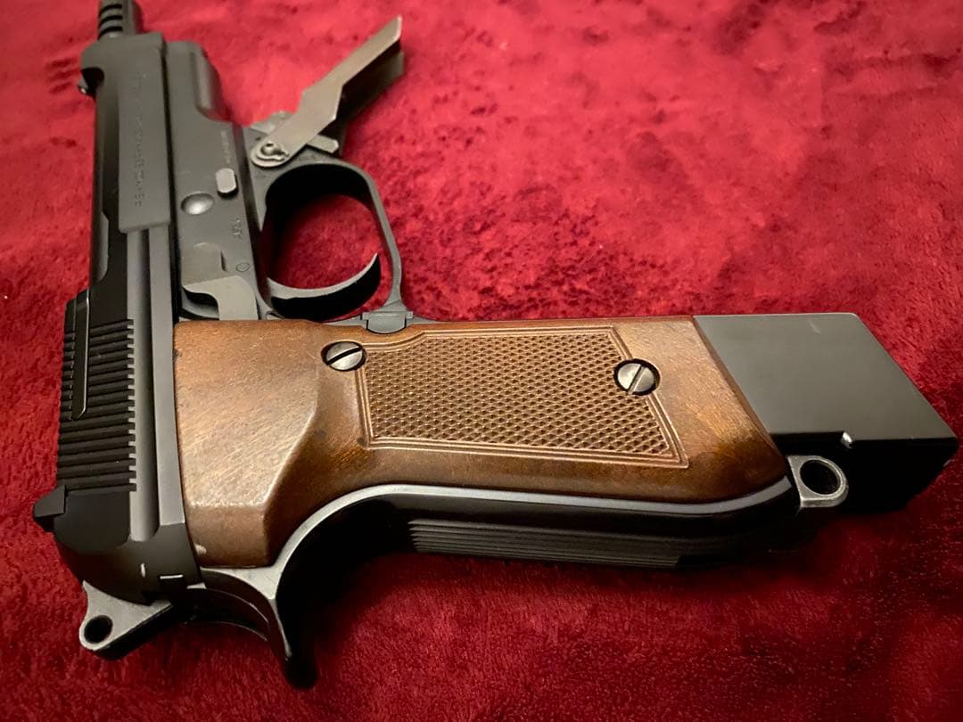 ベレッタ M93R 東京マルイ 電動 連射 ホップアップ バッテリー 充電器付き