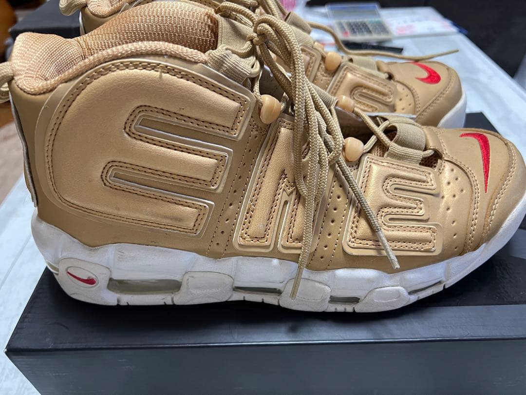 ナイキ シュプリーム エアモアアップテンポ