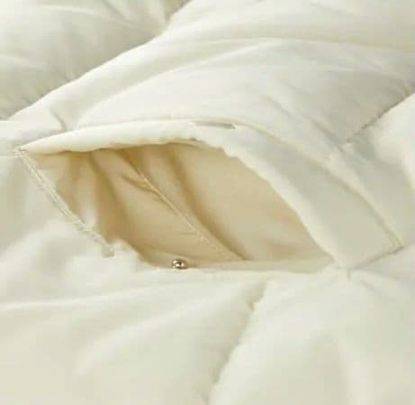 ホワイト ダウンジャケット