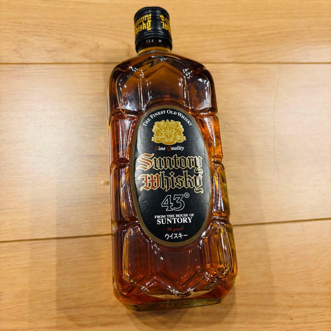 サントリー　黒角　ウイスキー　43% 700ml