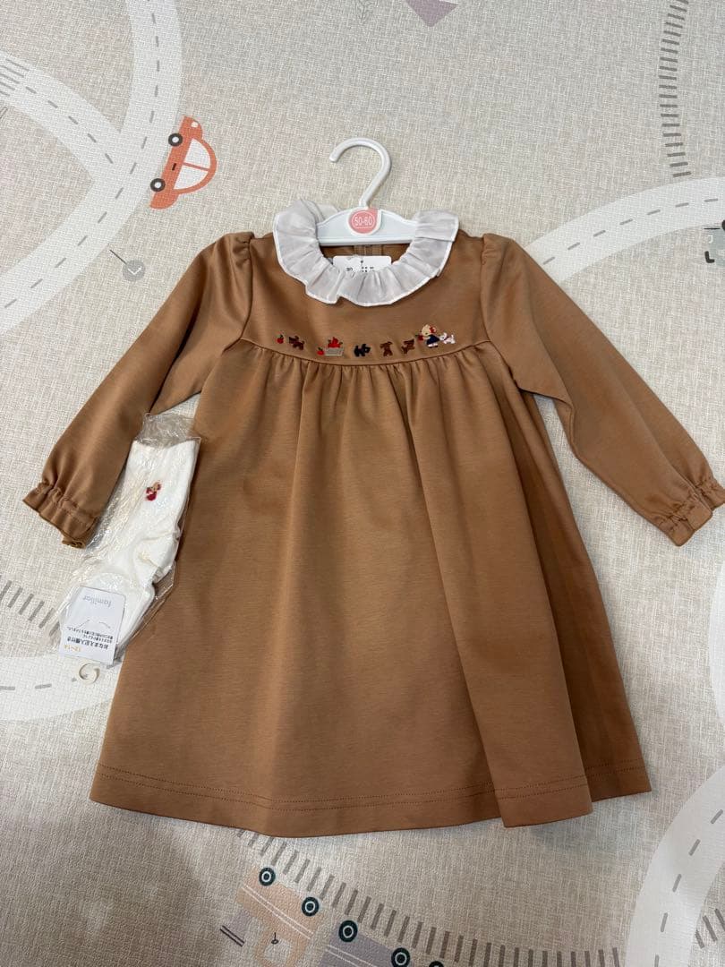 ✳︎新品✳︎ ファミリア familiar ワンピース　りんご　クマ　90 靴下