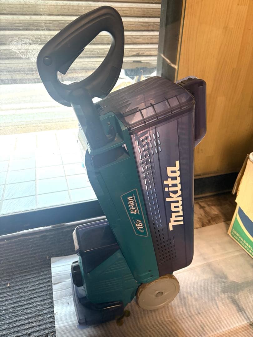 Makita 18V 芝刈り機 コンパクト　電池1個付