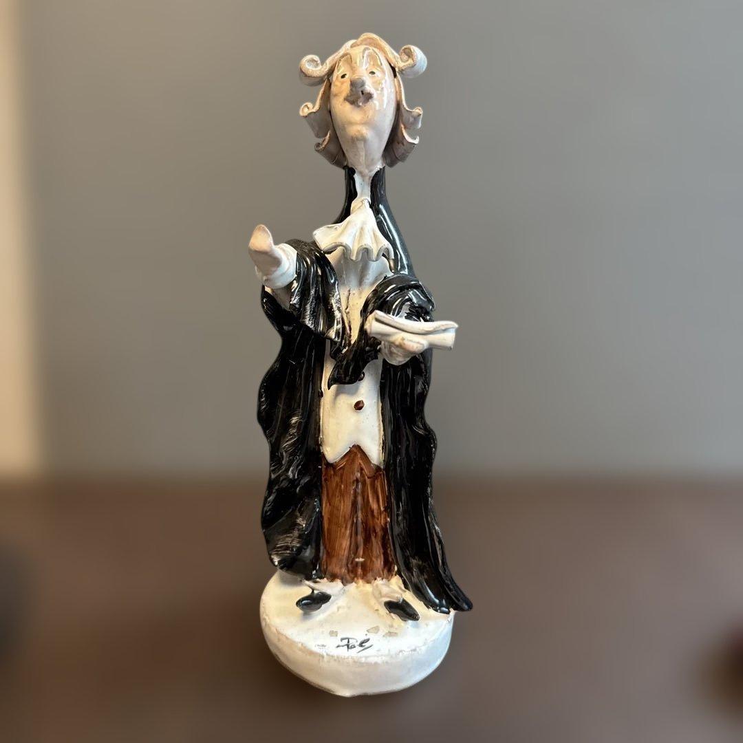 イタリア製 陶器人形 弁護士 黒と白　高さ23cm