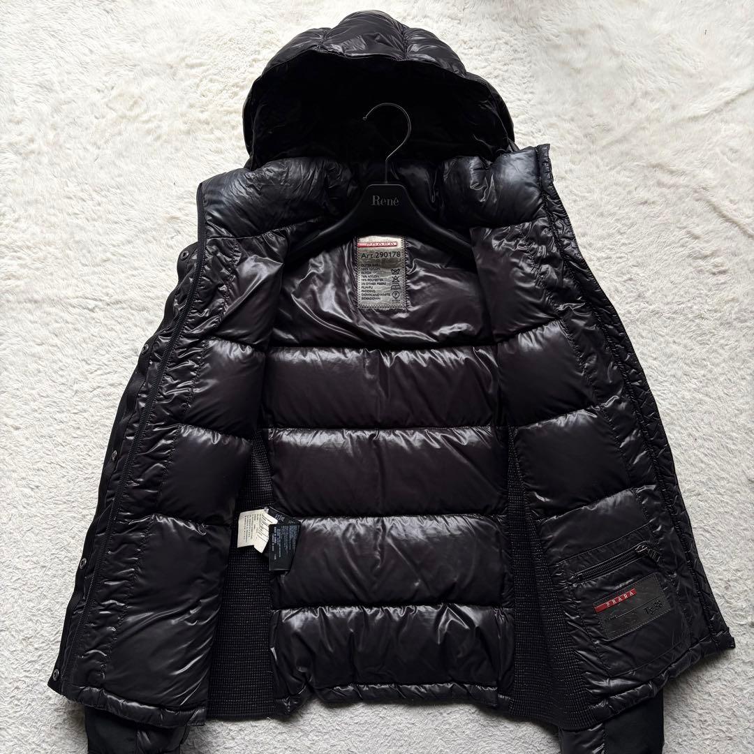 PRADA プラダ ダウンジャケット 三角ロゴ金具 ブラック 袖ライン ブラック