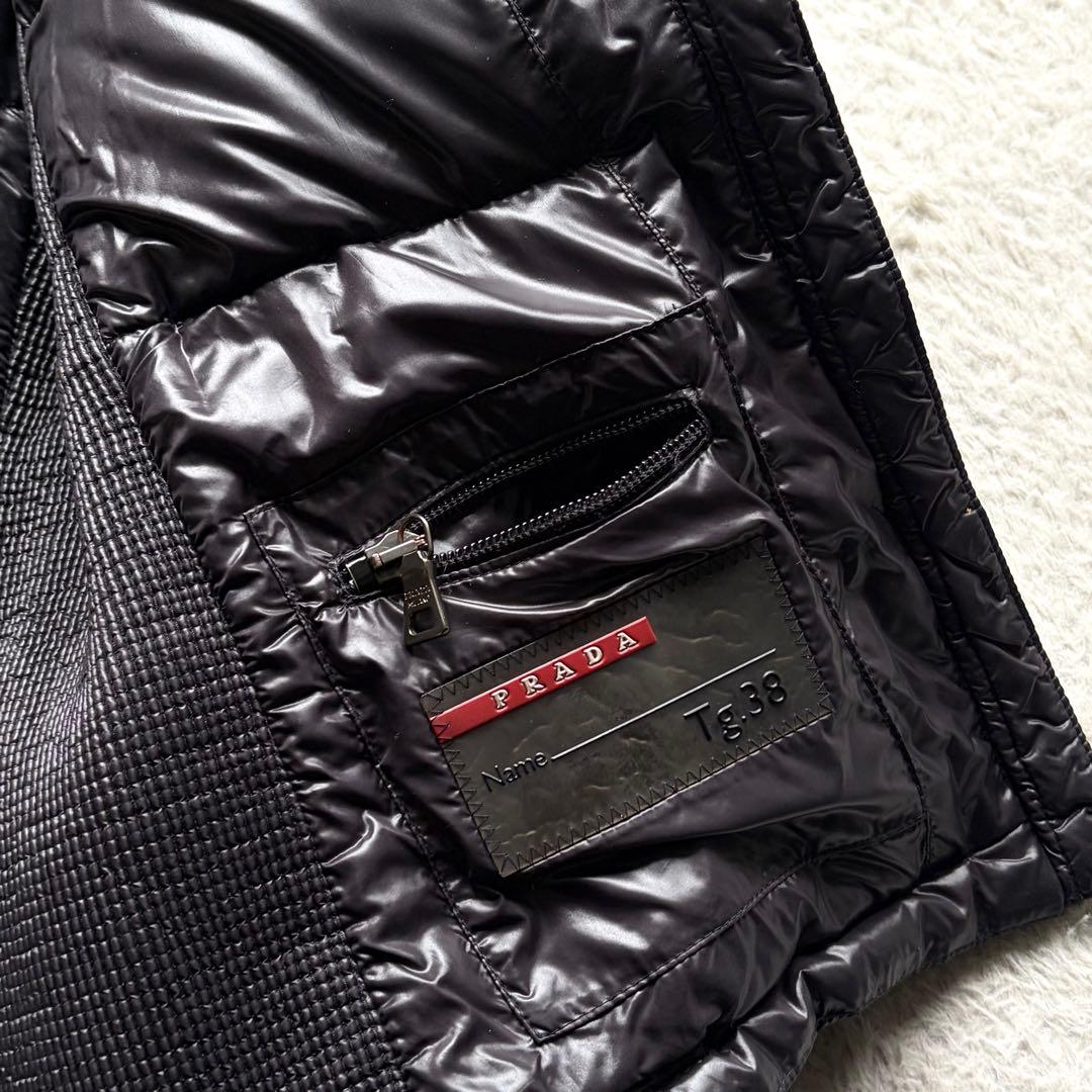 PRADA プラダ ダウンジャケット 三角ロゴ金具 ブラック 袖ライン ブラック
