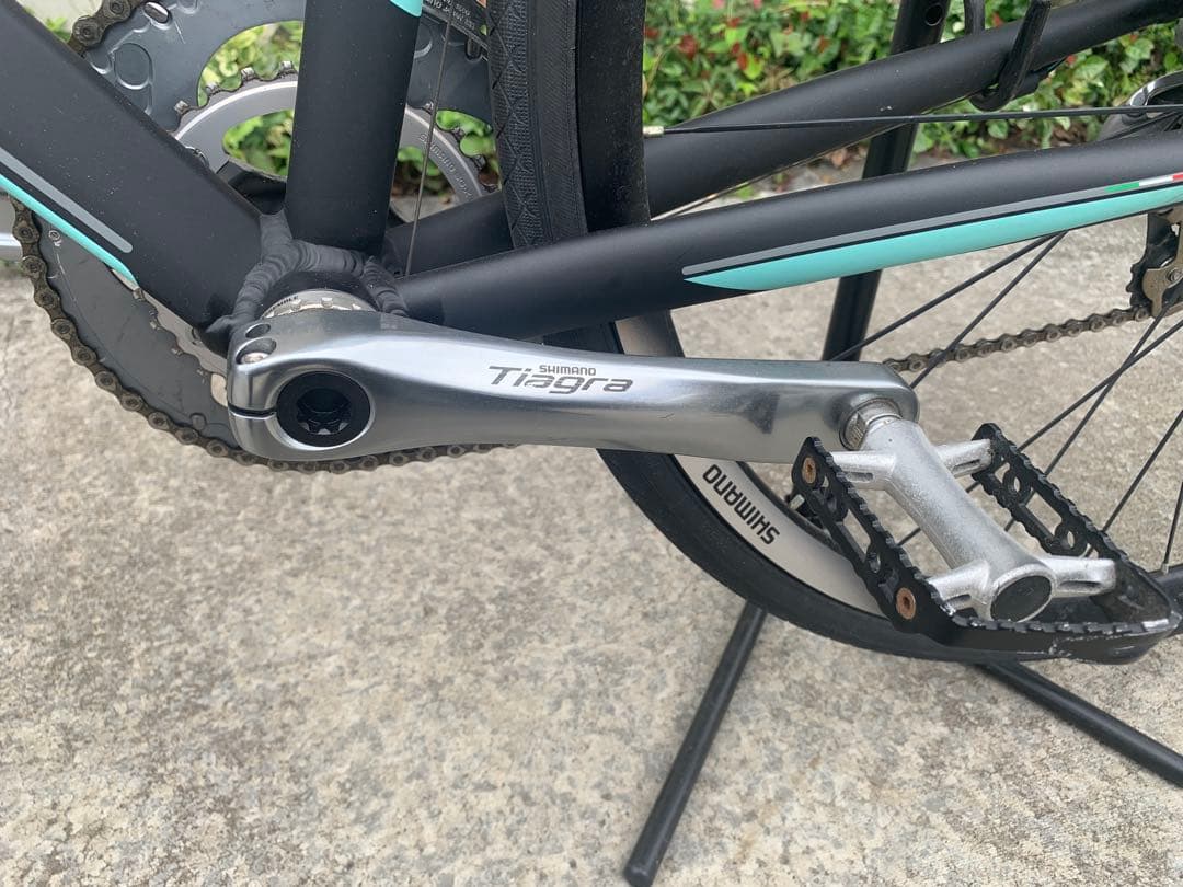 ほぼ新品 Bianchi ロードバイク 105/Tiagra Disc