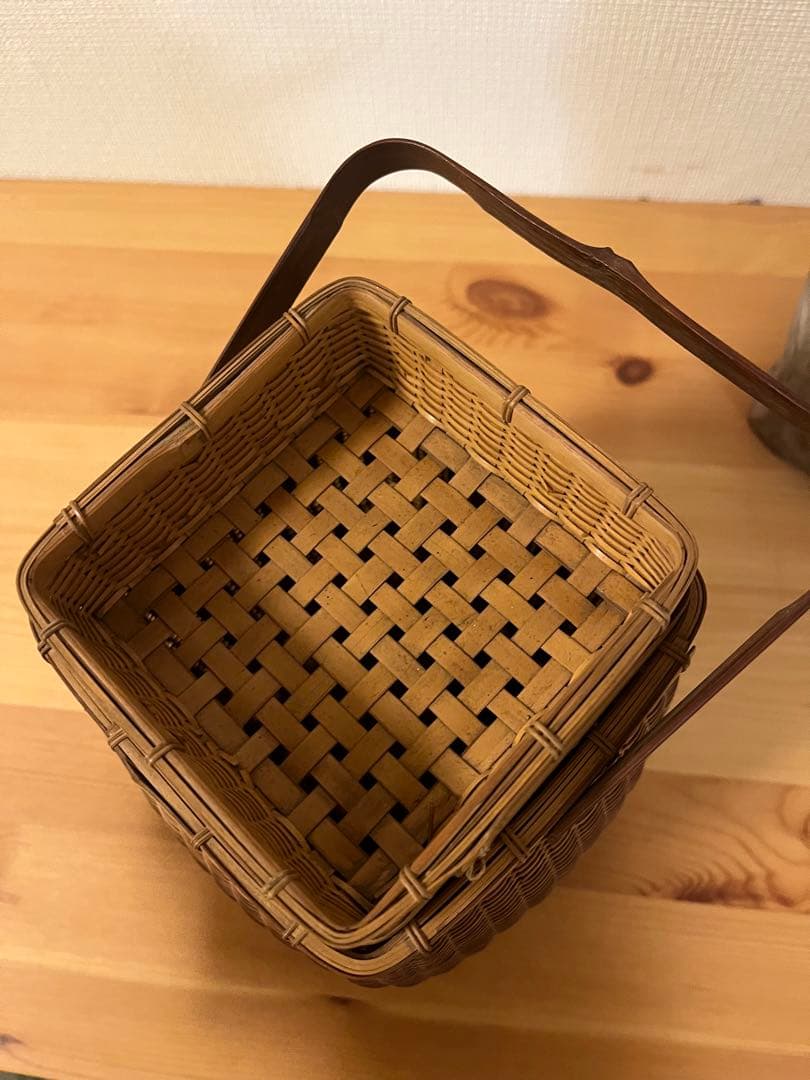 古道具　茶器入れ　アンティーク　昭和レトロ 少し大きめ 行李 竹 かご 籠