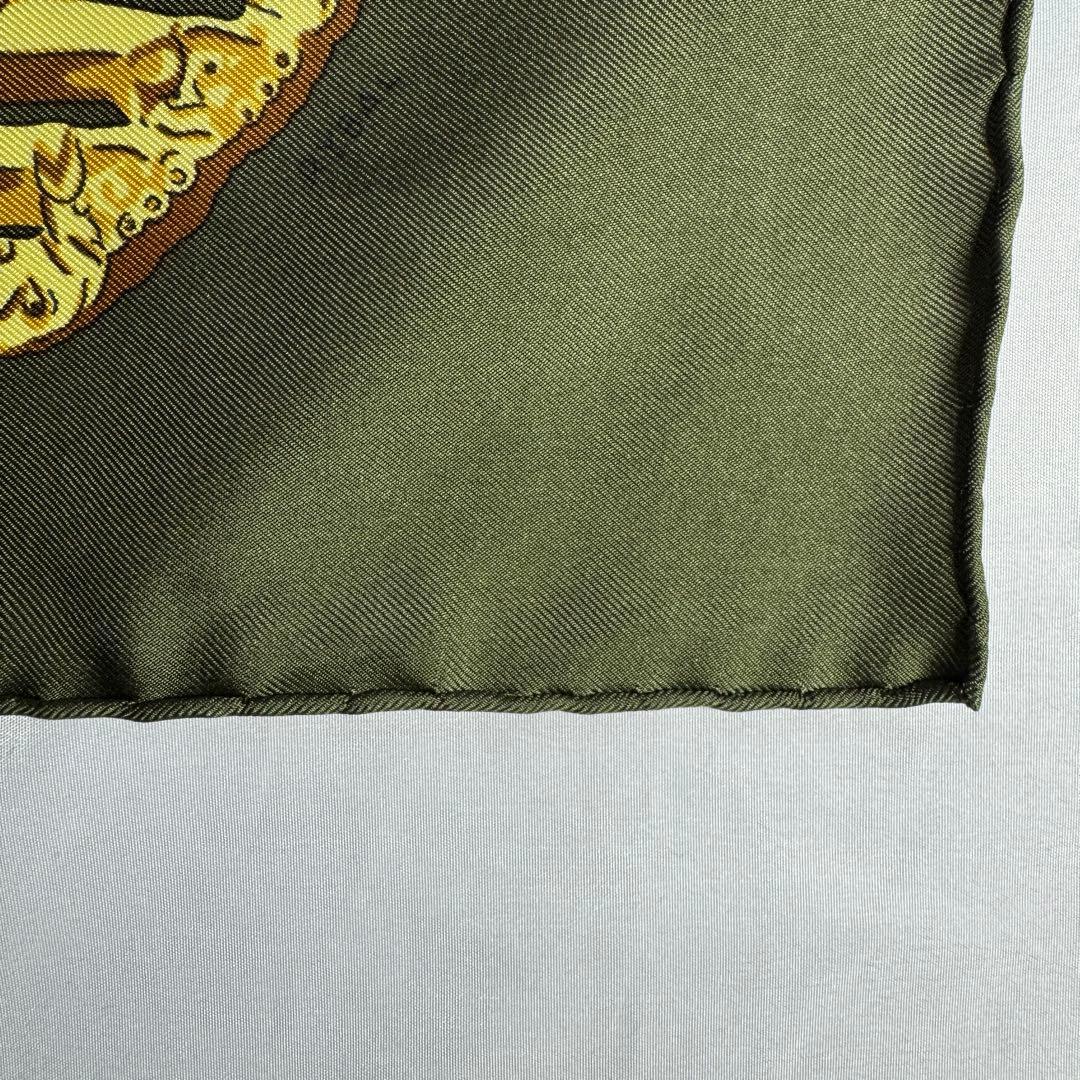 HERMÈSカレ90LES CAVALIERS D’OR 黄金の騎士スカーフ