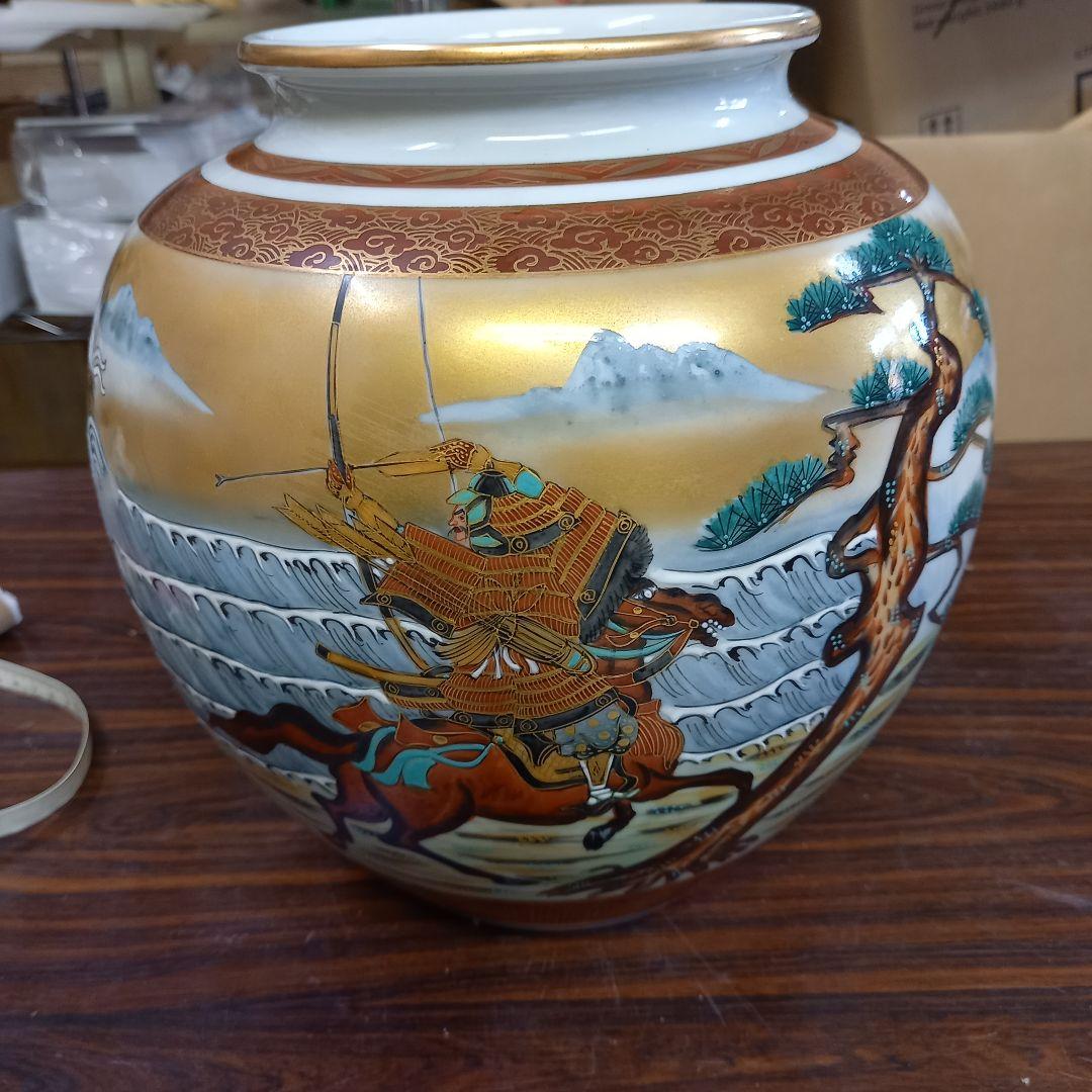 未使用(美品)　九谷焼　秀月作　8号　武者絵柄 陶器製花瓶