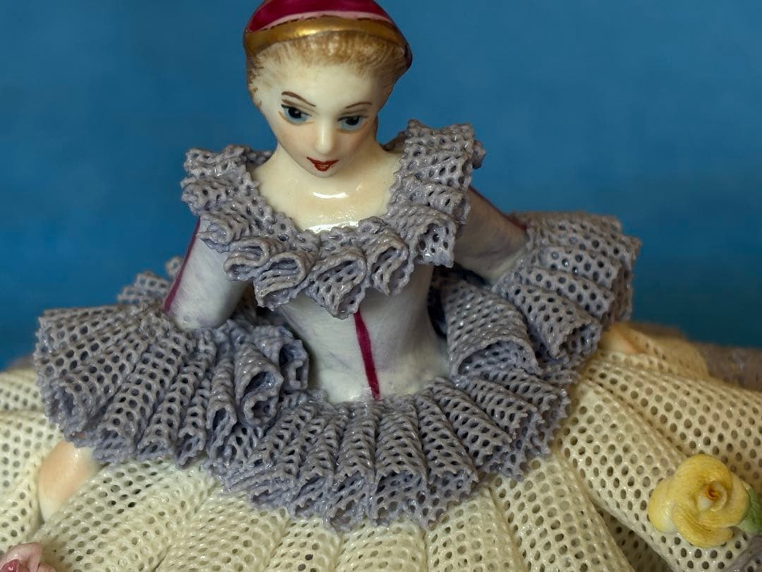 アイリッシュドレスデン　陶器製レースドレス人形　美品　インテリア　フィギュリン